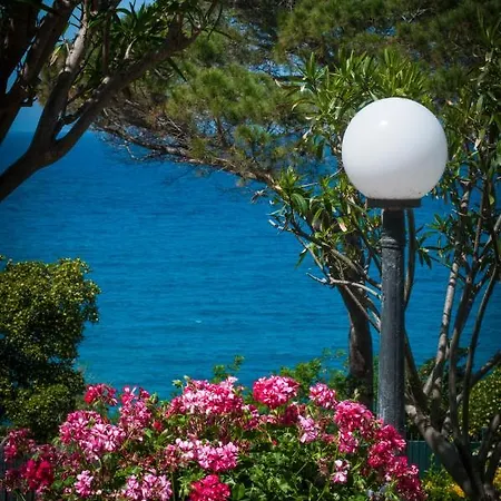 A Cinque Minuti Dal Mare Bed & Breakfast *